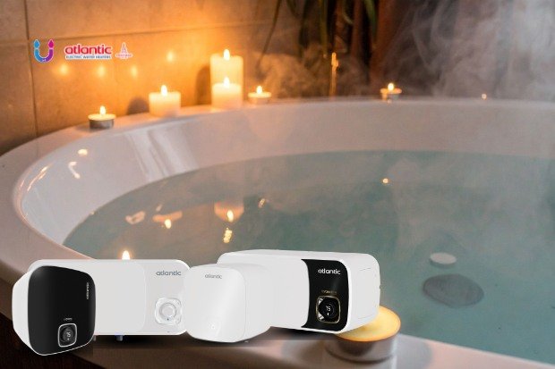 Solusi mandi air hangat dengan water heater modern menggunakan Atlantic Water Heater di kamar mandi rumah yang elegan.